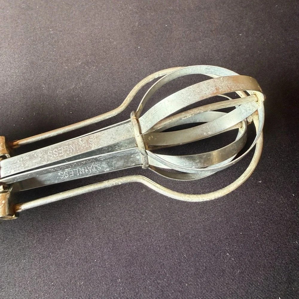 Vintage LADD Universal Hand Crank Egg Beater‎ Green Handle USA Manual Mixer